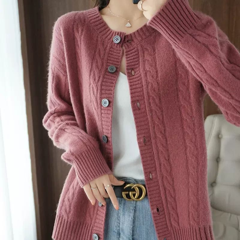 Solid color short sweater with a round collar