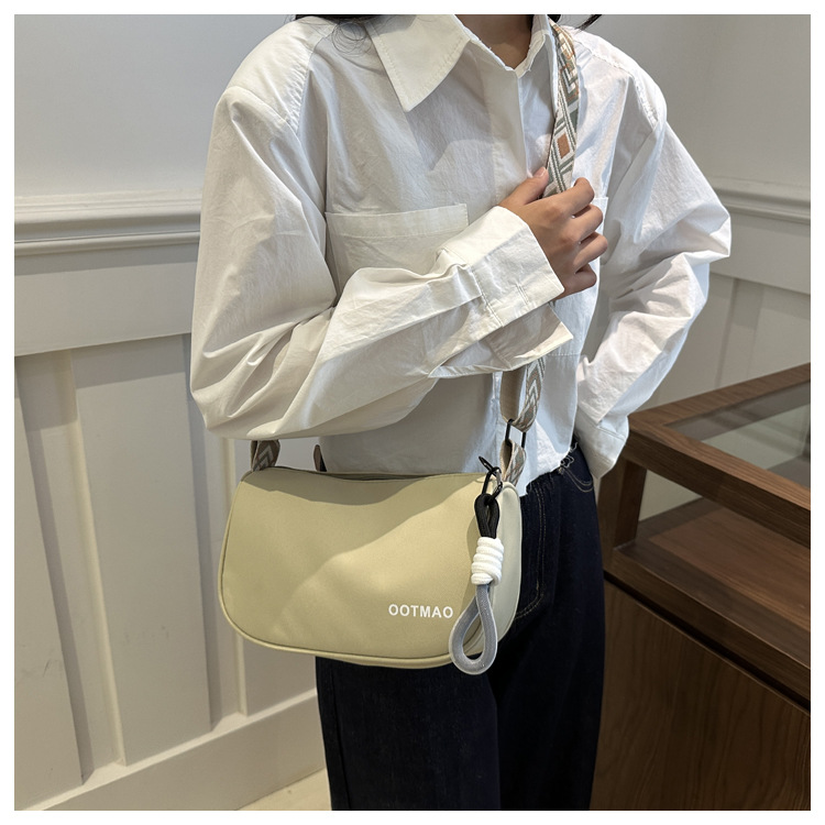 Canvas bag for women 2024 new autumn and winter versatile dumpling bag, casual and sporty wide-shoulder crossbody bag for women undefined