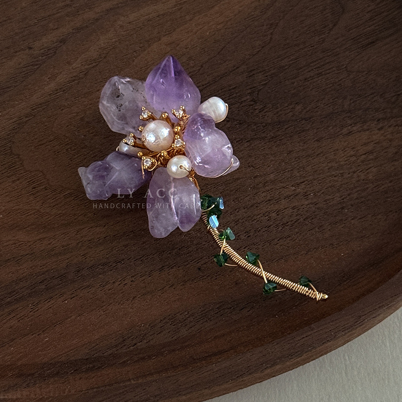 Nuevo broche de flor de perla barroca natural retro, broche antiexposición de nicho de alta gama, ramillete de platycodon