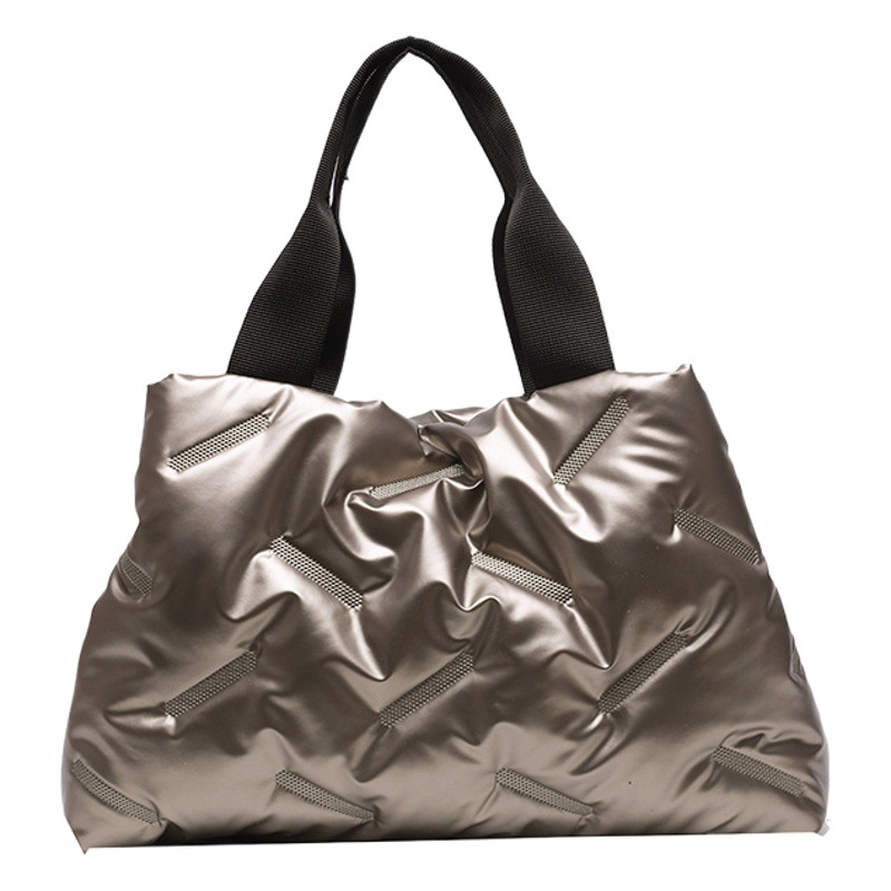 El Comercio exterior transfronteriza Moda bolso de gran capacidad para las mujeres 2023 Otoño e Invierno Nuevo abajo bolsa de tela de moda simple bolso de las mujeres