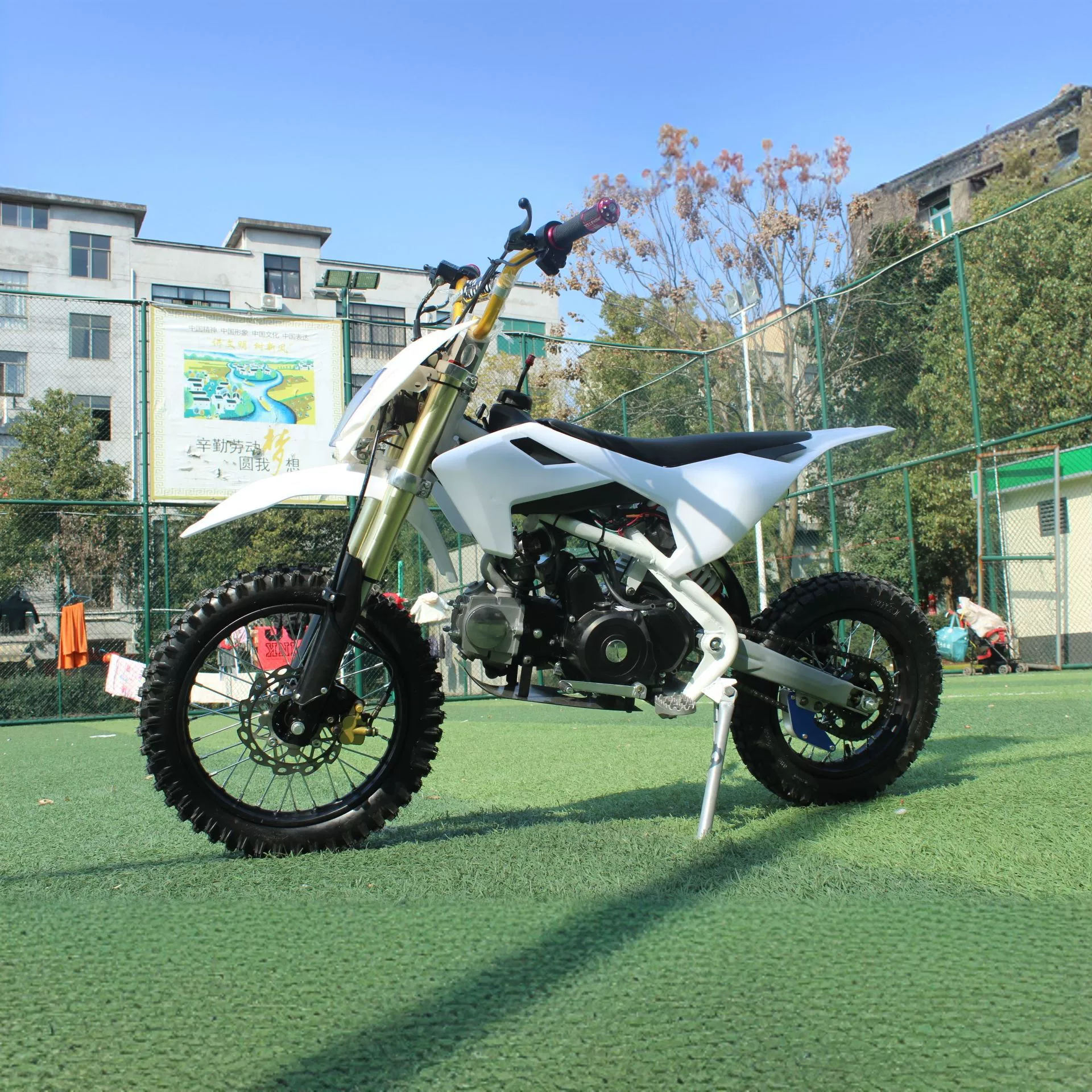 Входная версия 125CC внедорожного мотоцикла с двумя колесами всесторонняя форма поля скоростной заезд внедорожный мотоцикл топливный автомобиль
