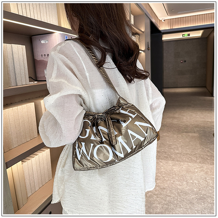 Versatile Laser Cool Dumpling Bun Fashion Shoulder Bun Large Capacity Simple Soft Bun_voghion.com