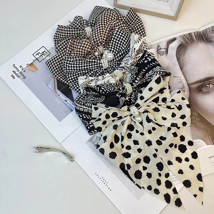 estilo coreano retro satén de perla temperamento primavera clips de niñas detrás del cerebro arco clip de cabello clip superior