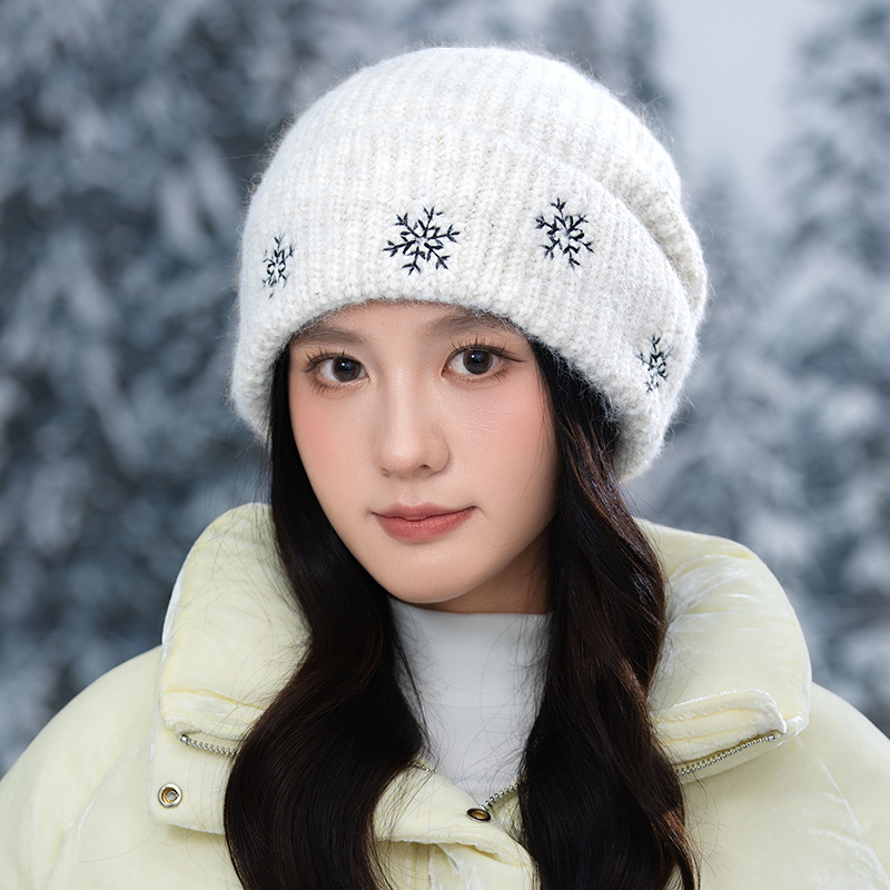 秋冬新款圣诞雪花毛线帽韩系百搭防风帽子女休闲保暖护耳套头帽新|undefined