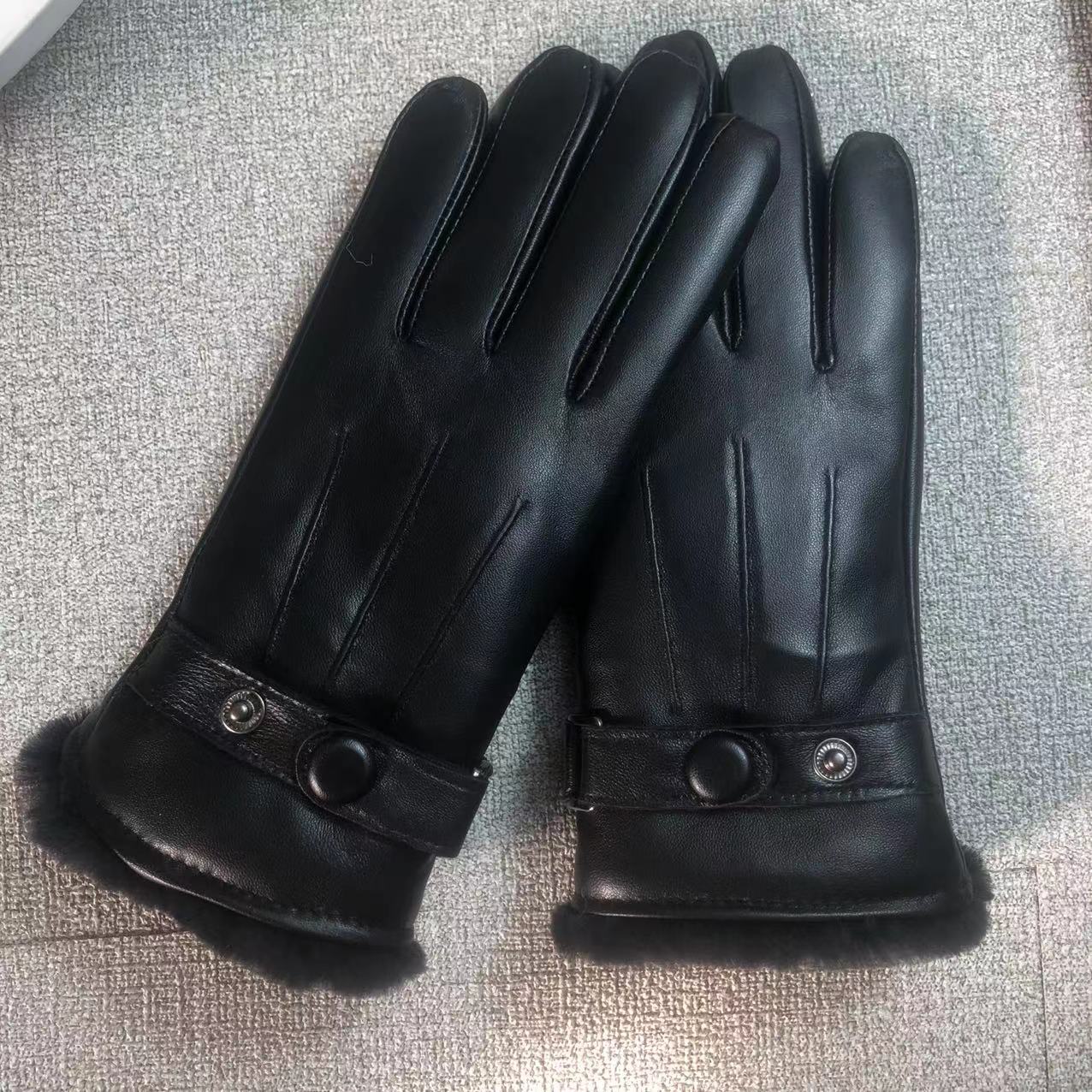 ��Ƥëһ�����׶�����ů�Ӻ�Ůʿ�����ﳵ����������Ƥ��������