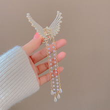 2022年新款珍珠流苏长款小翅膀抓夹设计感气质优雅轻奢少女发饰