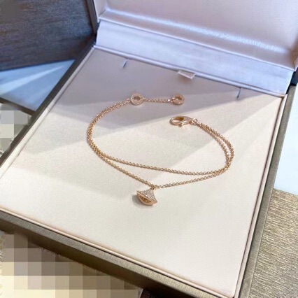 Baojia Fan-Shaped Bracelet, Exquisite Craftsmanship, Skirt-Style Bracelet, Thick Gold Electroplating, 18K Double Chain, Natural Agate, Factory Direct Sale Baojia Fan-Shaped Bracelet, Exquisite Craftsmanship, Skirt-Style Bracelet, Thick Gold Electroplating, 18K Double Chain, Natural Agate, Factory Direct Sale