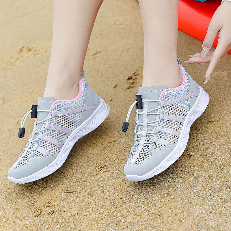 2025 New Mesh Breathable Casual Shoes for Couples Lightweight Hollow Beach Shoes Outdoor Soft Sole Men's and Women's Shoes