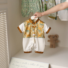 国風の赤ちゃんの連体の服の半袖の夏服の初生の赤ちゃんの唐服のドレスの満月の満1歳の薄い金の服は周夏をつかみます。