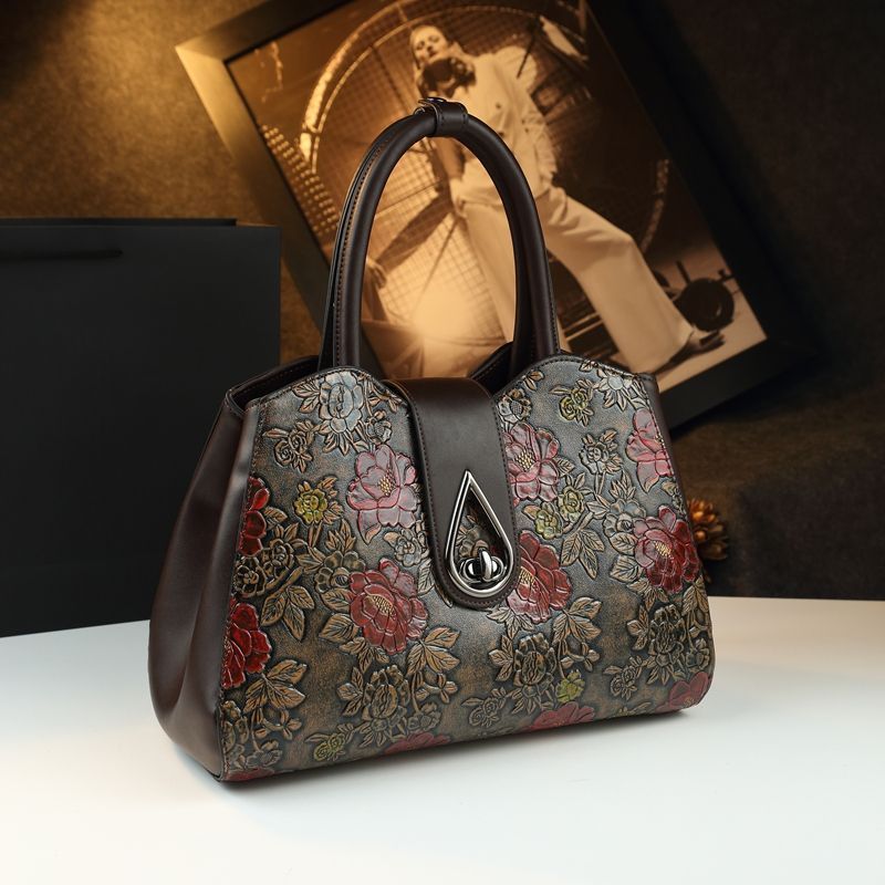 Túi xách tay da bò cổ điển dập vân hoa nổi, kiểu dáng thời trang, sức chứa lớn, đeo chéo hoặc cầm tay — Nâu cà phê