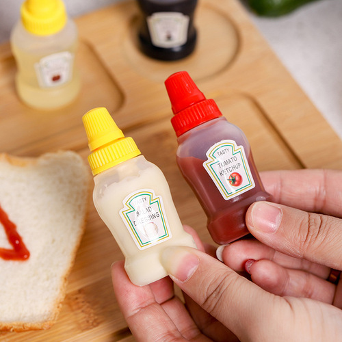 Mini cute portable soy sauce bottle, seasoning dispensing squeeze bottle, ketchup salad dressing small seasoning bottle