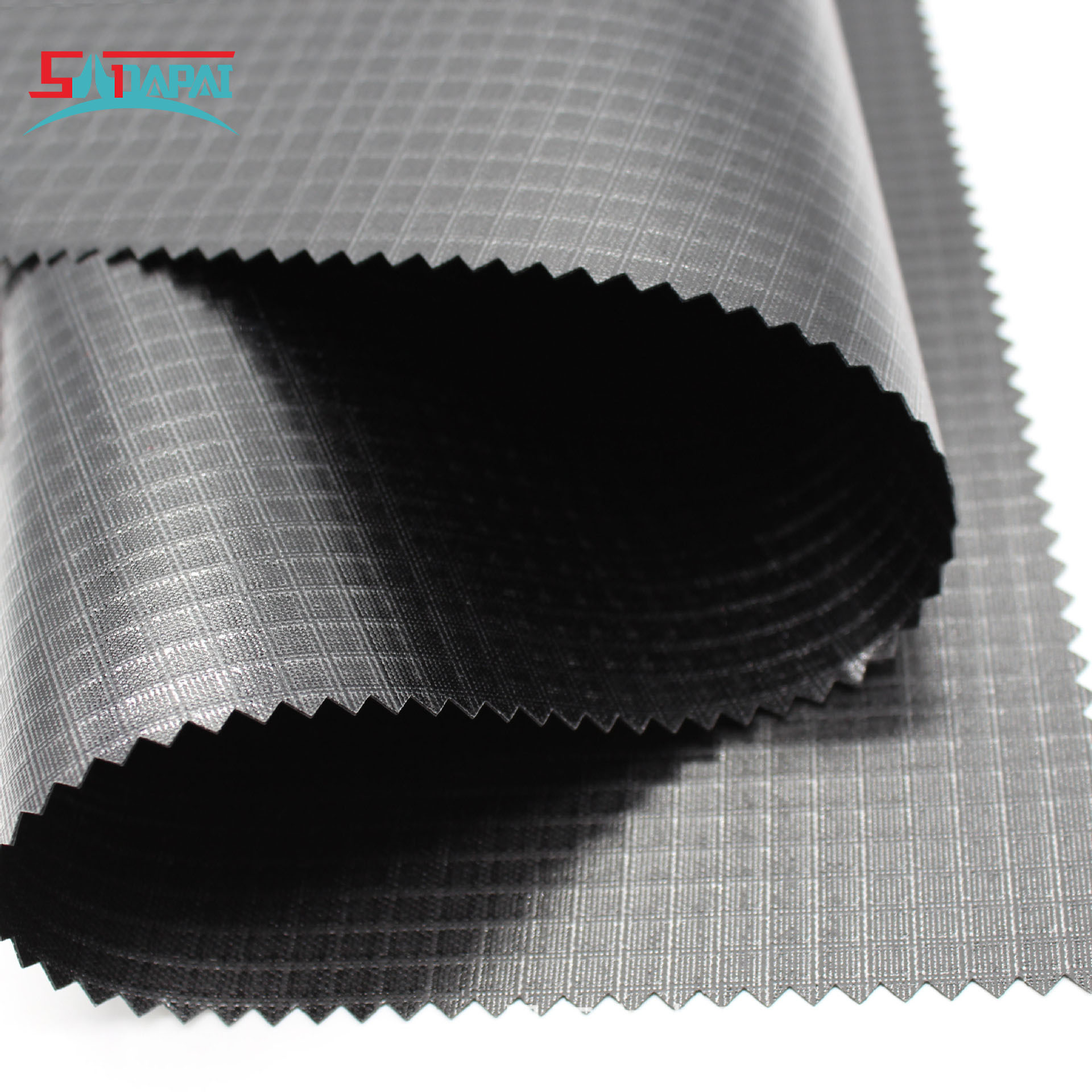 420D涤纶牛津布双面涂层夹网布防雨水箱包刀刮布双线四分格充气