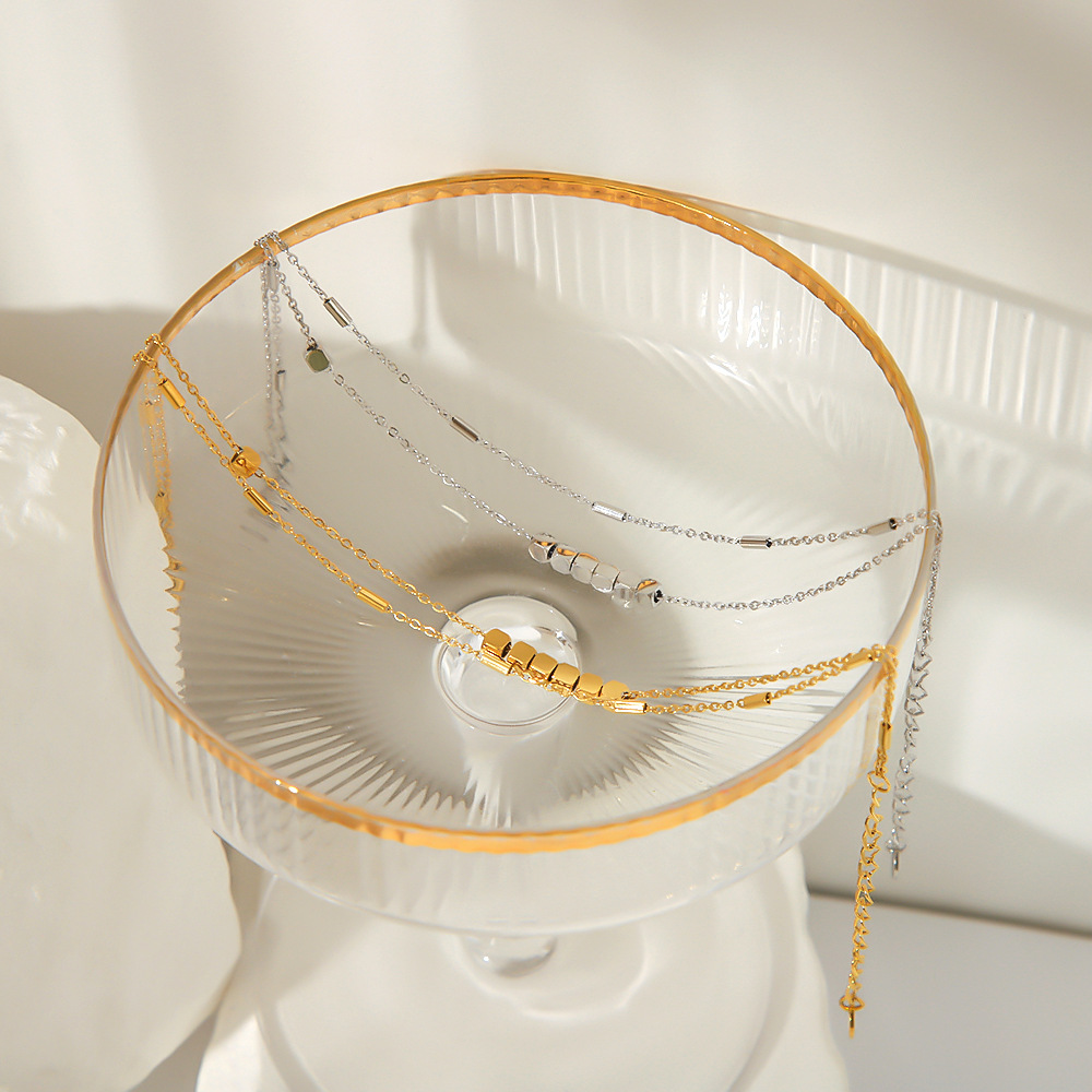 Venta caliente en Europa y América, nuevo estilo, tobillera cuadrada pequeña tridimensional de acero inoxidable femenino, revestimiento al vacío de oro de 18 quilates sin decoloración