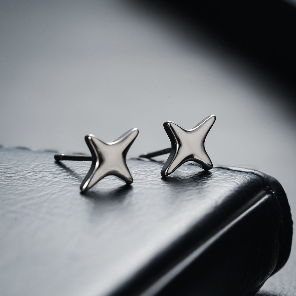 X118-A (Silver cross star earrings)