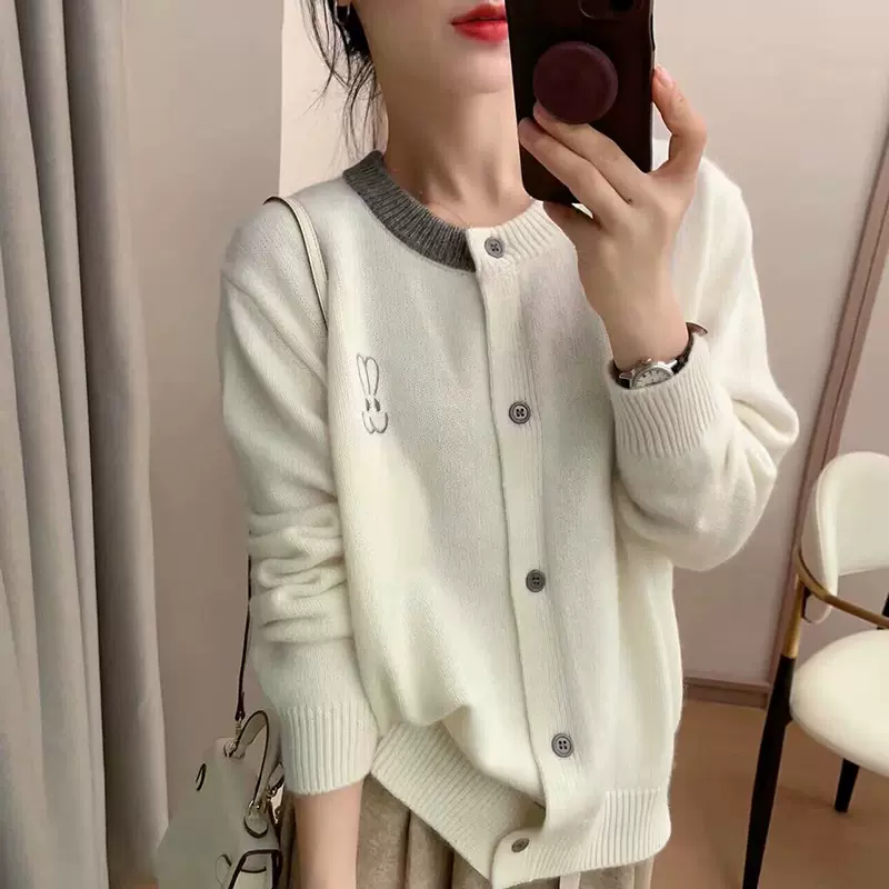 2024秋季新款欧货拼色刺绣羊毛针织开衫女设计感小众软糯毛衣外套