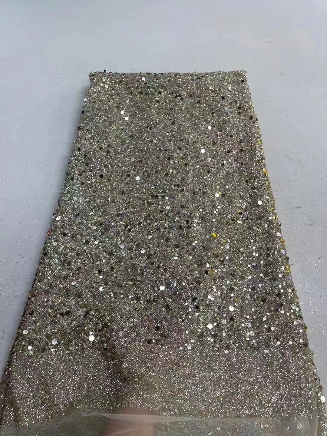 En stock 3mm cuentas de oro lentejuelas tela vestido de boda bolsa de ropa para niños cheongsam moda DIY tela JX2638