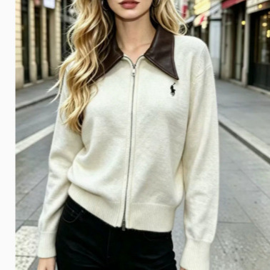 New Retro Maillard Style Outfit with a Turn-Down Collar, Double Zipper, Patchwork Sweater, Knitted Cardigan, Loose Fit, Slimming Long-Sleeve Jacket New Retro Maillard Style Outfit with a Turn-Down Collar, Double Zipper, Patchwork Sweater, Knitted Cardigan, Loose Fit, Slimming Long-Sleeve Jacket