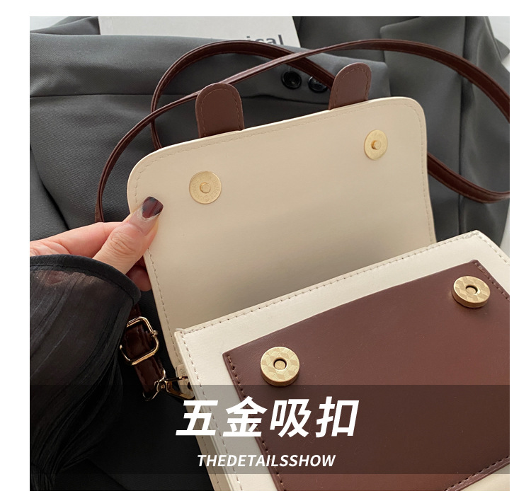 A new 2024 trendy and retro single-shoulder crossbody small square bag for girls, a niche British-style handbag Item Picture