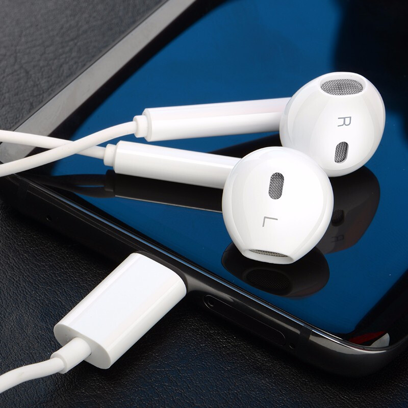 Tipo-c auricular en la oreja con cable bajo teléfono móvil juego de música auriculares TIPO interfaz de teléfono móvil