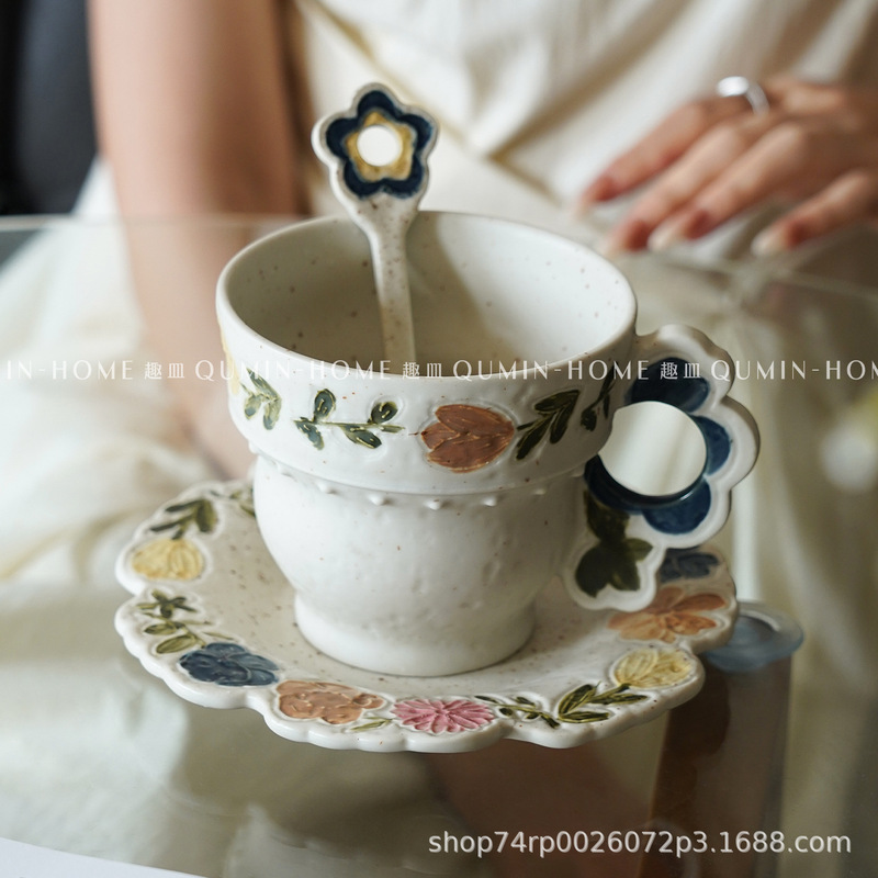 Retro Creative Tea Cup French Household Drinking Cup with Spoon Ceramic Milk Cup Mug Coffee Cup and Saucer