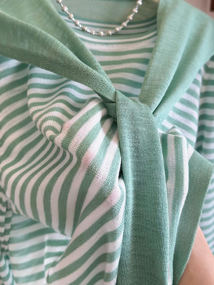 ニットの夏の新型の薄いタイプのゆるいニットのカーディガンの上着の上着の韓国版のカジュアルなストライプの日焼け止めのブラウス