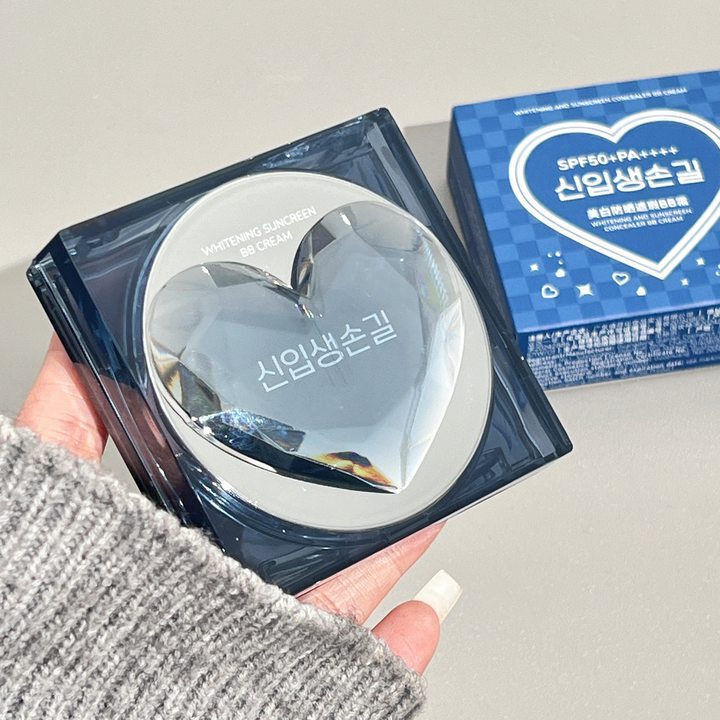 Cross-border English version [waterproof and sweat-proof] whitening sunscreen air cushion BB cream concealer is not easy to remove makeup 50 times sunscreen