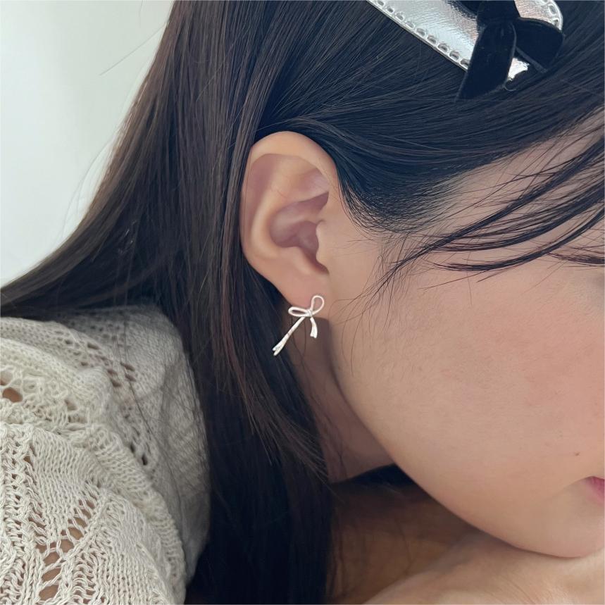 4g Weight 925 Sterling Silver Ear Needle Material Ear Studs Classification 1 Pair Quantity Daily Occasion 925 Sterling Silver Material Bow Knot Pattern Women's Gender Simple Style Style Plating Craft 925 Sterling Silver Bow Knot Simple Style Ear Studs For Women's 2