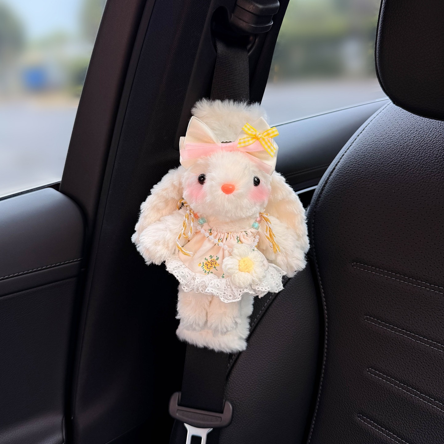 Cute rabbit car seatbelt shoulder pad, seatbelt decoration, anti-abrasion clothing, a pair for couples, high-end feel