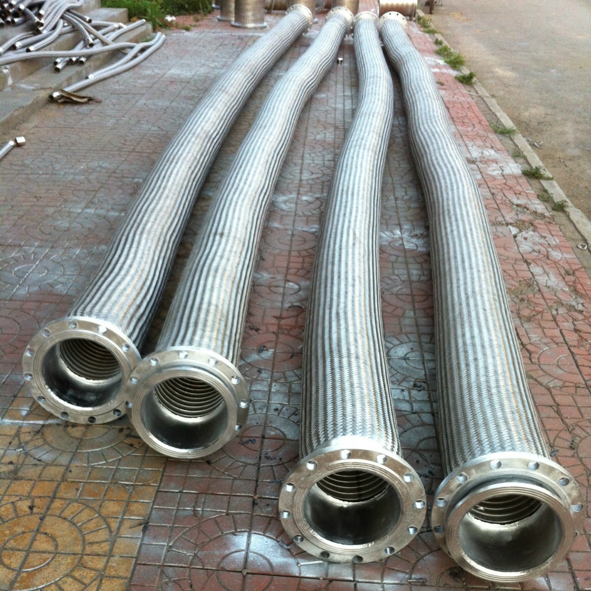 厂家直销钢丝编织胶管 不锈钢大口径金属软管护线西伯力耐温胶管