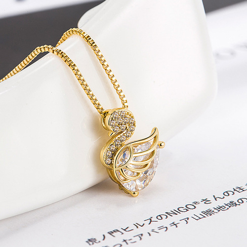 Flash Diamond Swan Necklace Women's Light Luxury Niche Design High-end Versatile Pendant Clavicle Chain  New Summer