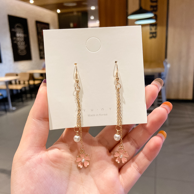 Ingresos franceses de perlas de moda femenina simple pendientes rojos ligeros de lujo versátiles pendientes de nicho de alta calidad