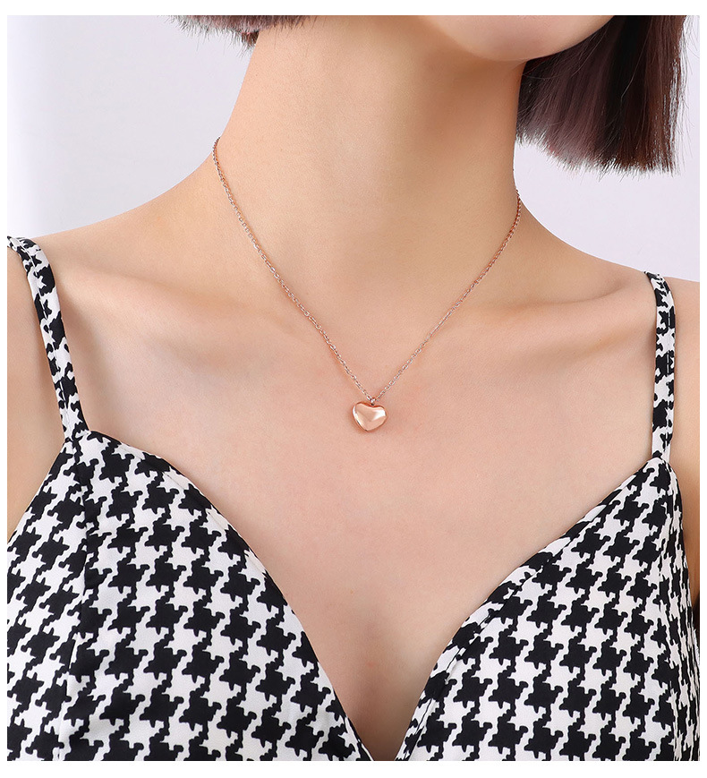 Europe And America Jewelry Simple Heart Pendant Necklace Titanium Steel Clavicle Chain_colorza_4