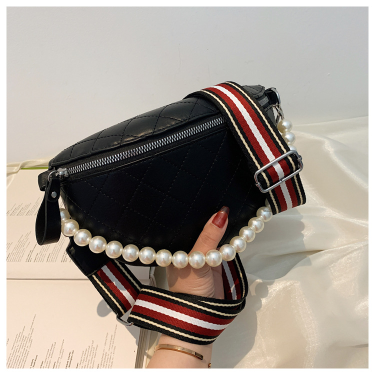 Fashion Rhombic Pearl Chain Chest Waist Bag display picture 2