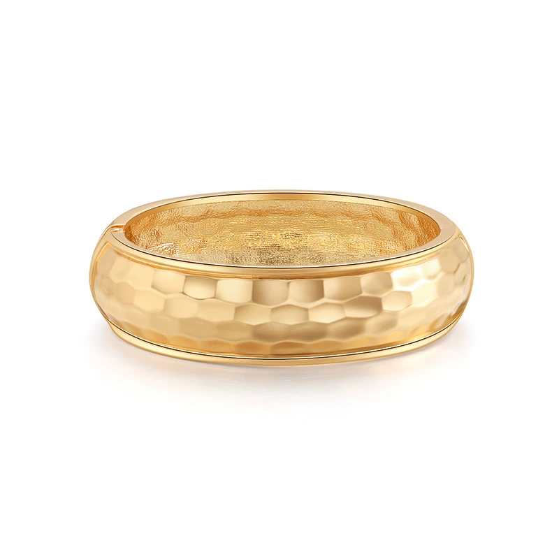 Metal design universal fashionable retro bracelet, European style