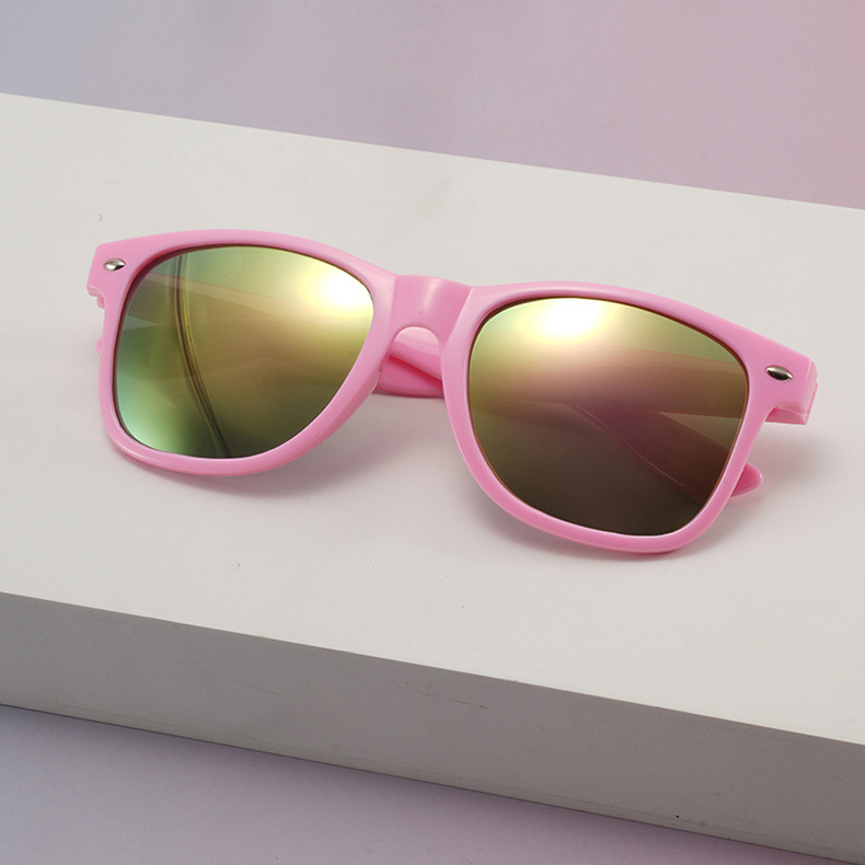 Gafas de sol retro de moda 2025, estilo caramelo con clavos de sombrilla de arroz, venta al por mayor directa de fábrica