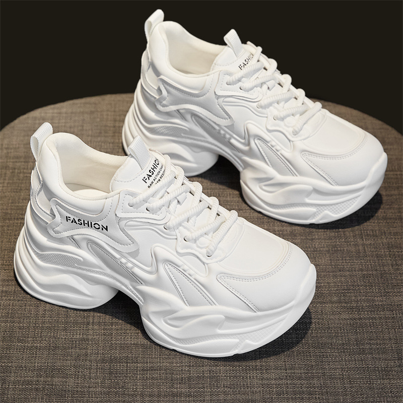 여성용 메쉬 아빠 신발 2025 여름 새로운 스타일 작은 키가 큰 여성 신발 캐주얼 웨지 플랫폼 두꺼운 밑창 메쉬 신발