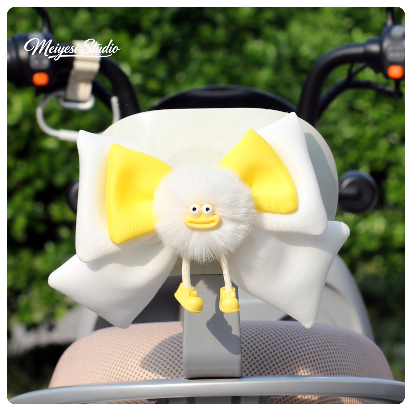 Nuevo coche eléctrico trasero decoración arco lindos pequeños monstruos pegatinas de coche de batería adornamientos lindos