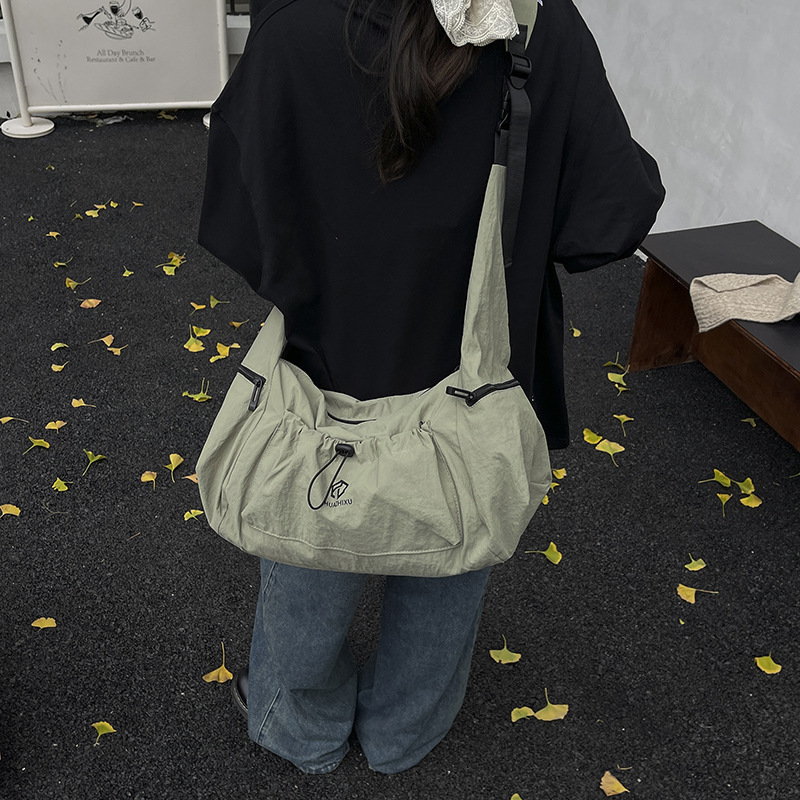 2025 New Autumn and Winter Shoulder Bag Women's Large Capacity Class Pleated Shoulder Bag Casual Ruiying Korean Style Bag Crossbody Bag