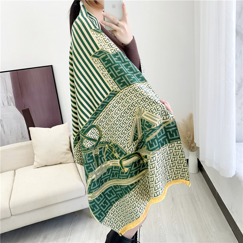 2021新款字母包包羊絨圍巾冬季加厚歐美女士保暖披肩禮品雙面圍巾