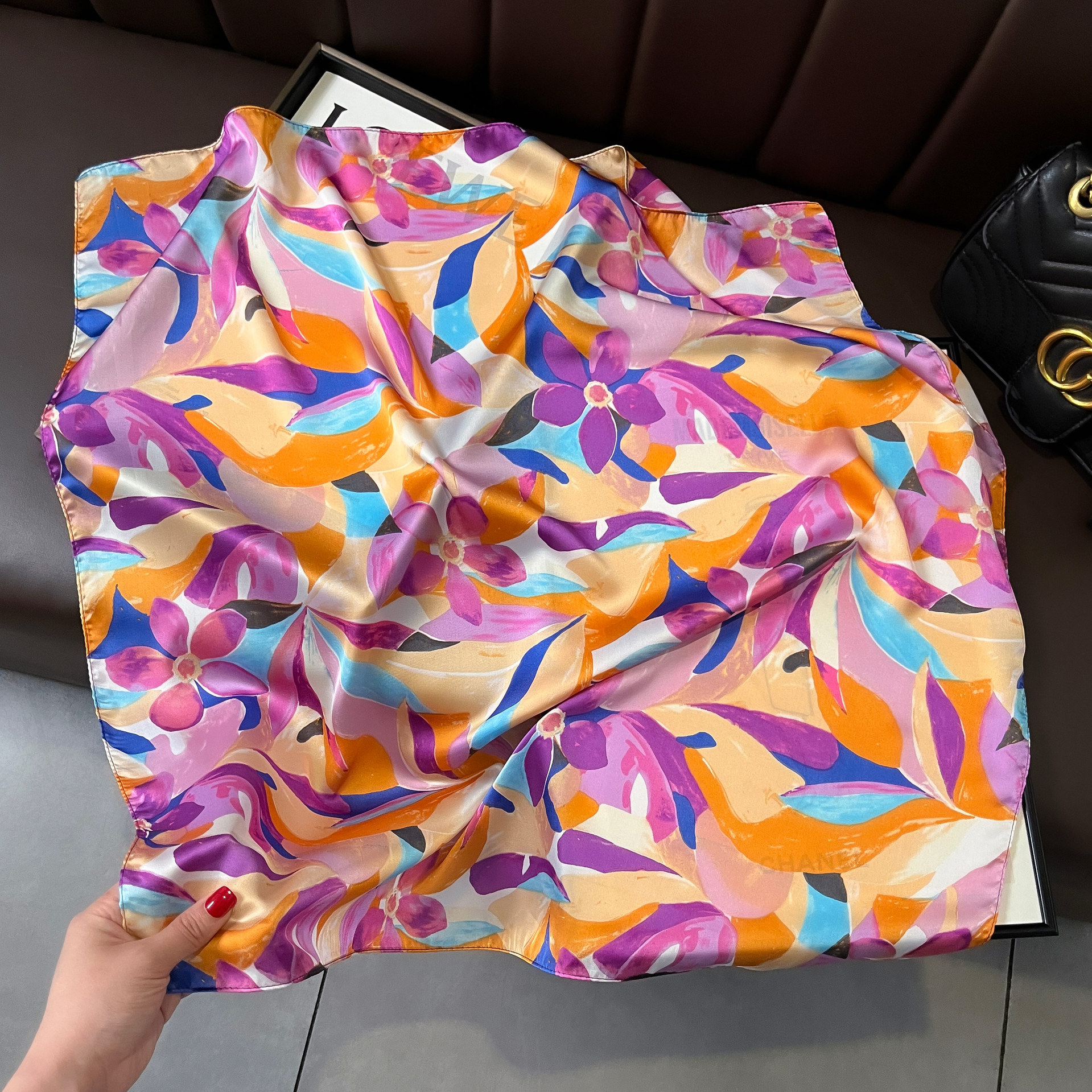 70 * 70 floral printed scarves for women's small square scarves, French versatile professional small scarves, summer_voghion.com