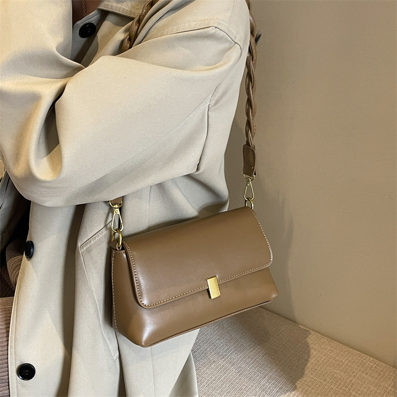 Cross-Border New Niche Autumn Women's Bag French Light Luxury Retro Underarm Bag Braided Shoulder Strap Small Square Crossbody Bag - Thumbnail 4