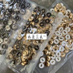 【藝森】兩眼齒邊點油紐扣子黑白藍色衣服飾品旗袍襯開衫襯衣服扣