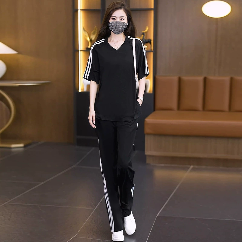 Комплект женской одежды больших размеров 2026: новая летняя повседневная модная спортивная одежда для полных женщин, скрывающая недостатки фигуры, омолаживающий, стройнящий комплект из двух предметов.