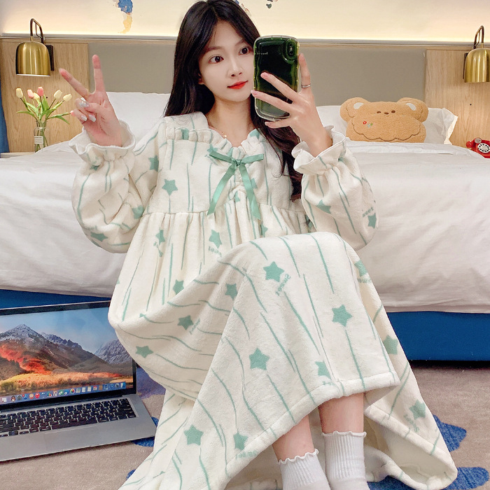 Pijama de franela de invierno, vestido de rodilla de mujer, vestido de pijama de dibujos animados simple y cálido, vestido de pijama casero dulce