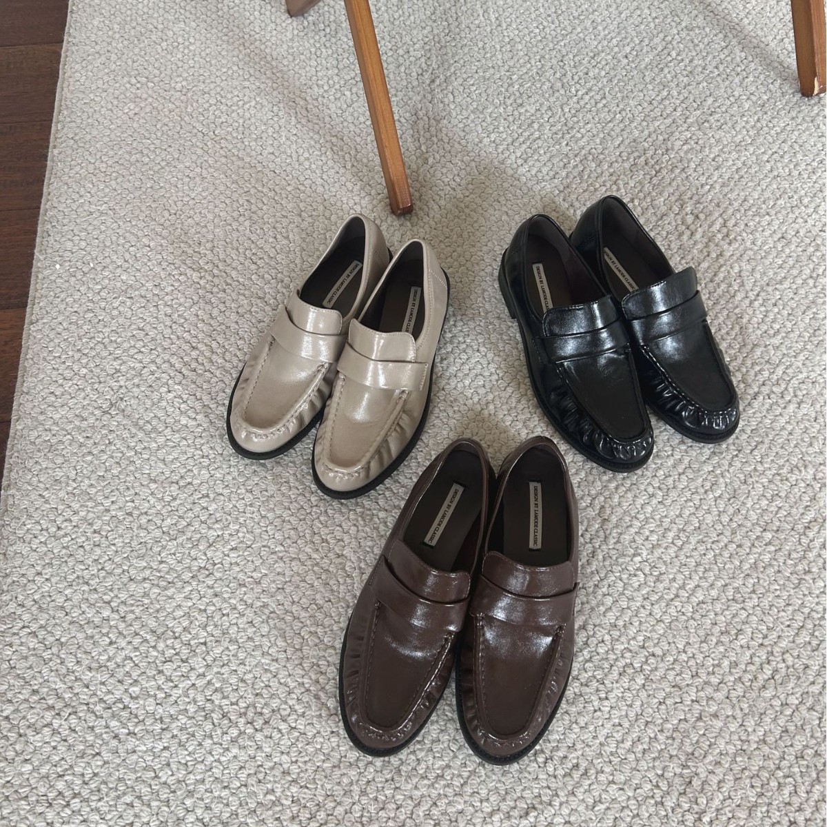 2025 New Autumn and Winter Retro British Style Round-Toe Loafers for Women, Versatile Casual Pleated Leather Shoes, One-Legged Shoes