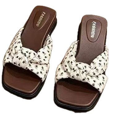 2026 verano nuevo temperamento de moda dulce arco ondulado punto de una palabra antideslizante talón casual zapatillas de fondo plano image 5