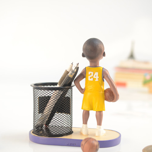 NBA star resin crafts ornaments, James and Kobe figurines, basketball-themed pen holders, Irving and Harden basketball figures