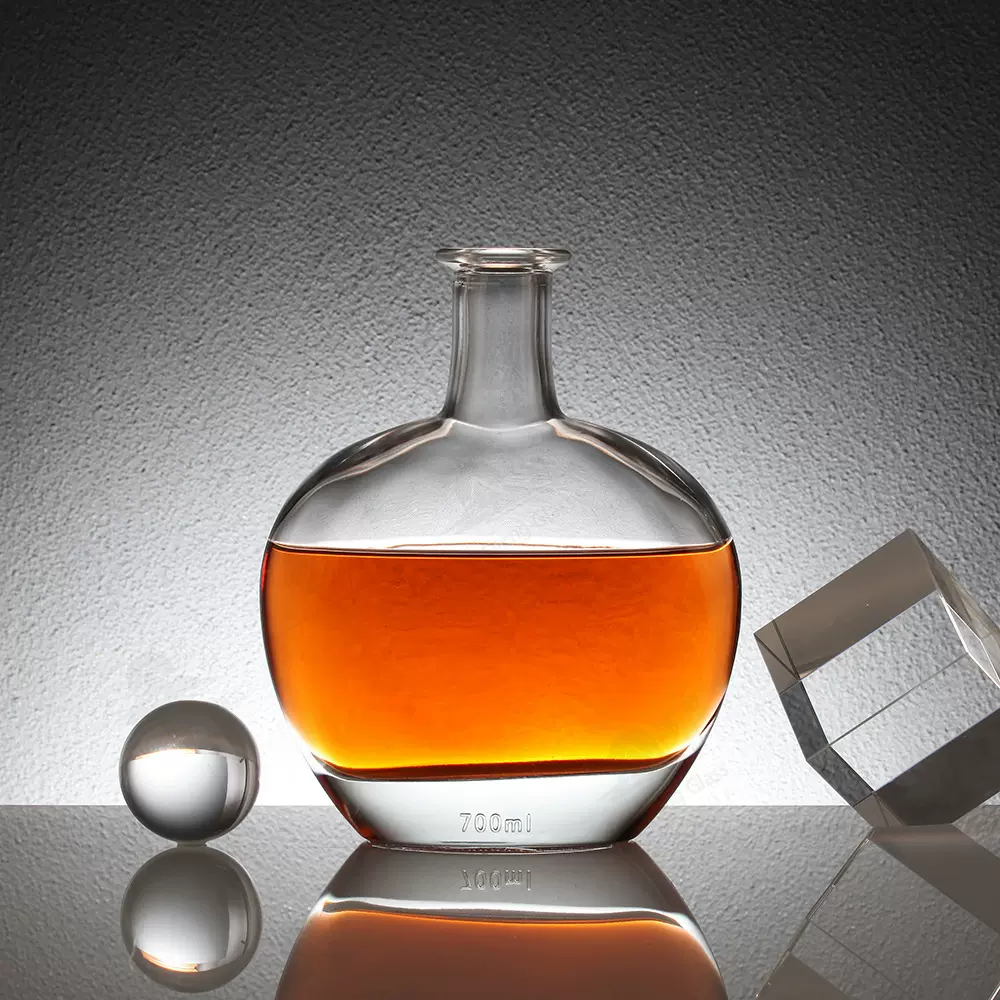 厂家定制欧式异形玻璃洋酒瓶750毫升饮料红酒瓶透明玻璃白兰地瓶