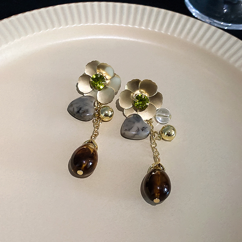 Ethnic Style Flower Metal Tassel Inlay Artificial Gemstones Women's Earrings display picture 2