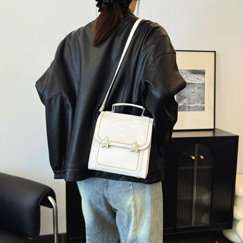 Bolsos pequeños de alta sensación para mujeres 2024 nueva mochila versátil portátil coreana mochila escolar de moda para salir mochila